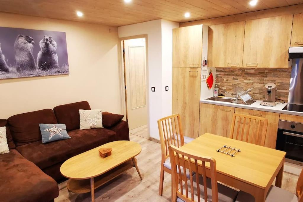 Le Picoulet : Appartement Tout Confort Coeur De Village Алос Екстериор снимка